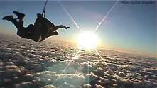 Мъж оцеля след падане от 4000 метра без парашут
