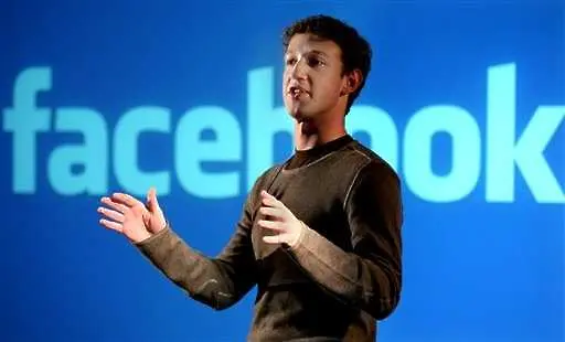 Зукърбърг проговори за спада на Facebook акциите