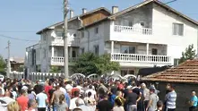 Траурно шествие отбеляза една година от събитията в Катуница