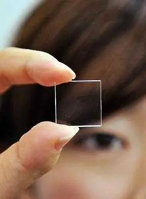 Hitachi създаде стъкло за пренос на файлове с живот от 100 години
