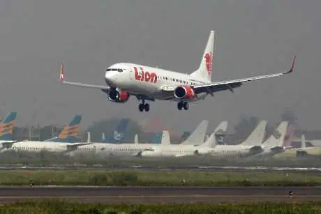 Пилот приземи самолет на грешно летище  в Индонезия