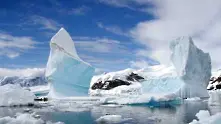 Ледени рекорди на двата полюса