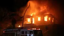 Пожар изпепели къща на Дарик в Созопол, трима загинаха