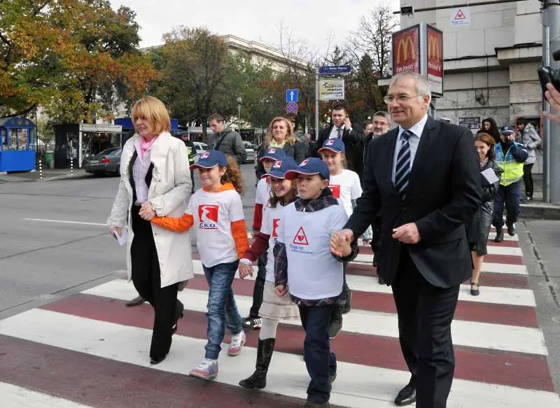  Първата светеща пешеходна пътека в България 