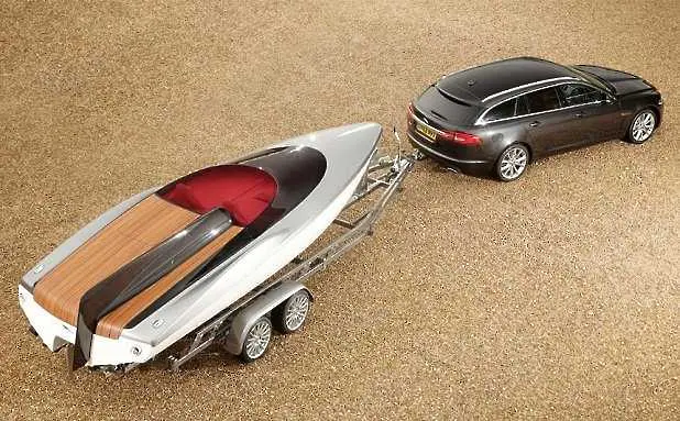 Jaguar създаде яхта, вдъхновена от бъдещето (снимки)