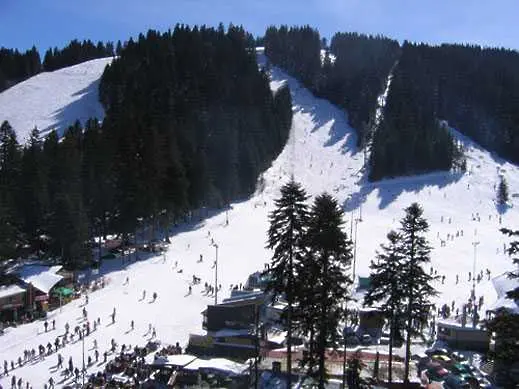 Три зимни курорта откриват ски сезона днес