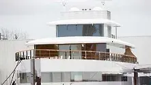 Яхтата на Стив Джобс под запор заради дългове