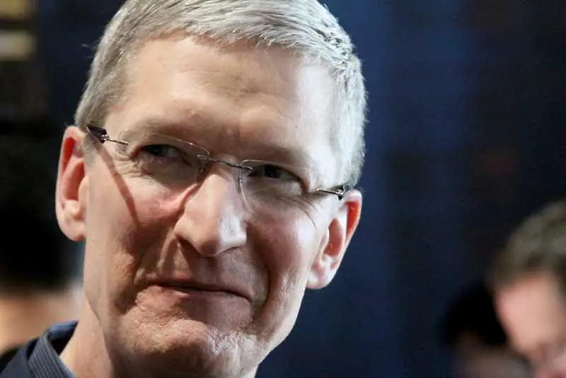 Шефът на Apple взе 1% от заплатата си от 2011 г.