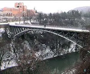 Жена се самоуби от мост във Велико Търново