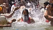 Най-големият религиозен фестивал започна в Индия (снимки)