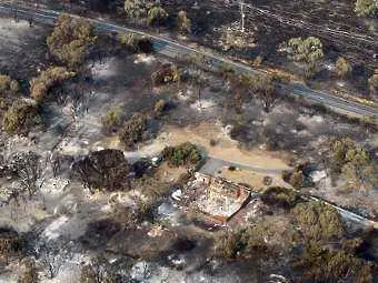 Опустошителни пожари в Австралия, десетки изчезнаха в стихията