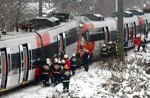  Два влака се сблъскаха във Виена, има ранени
