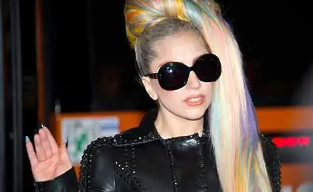Лейди Гага временно се оттегля от сцената заради заболяване   