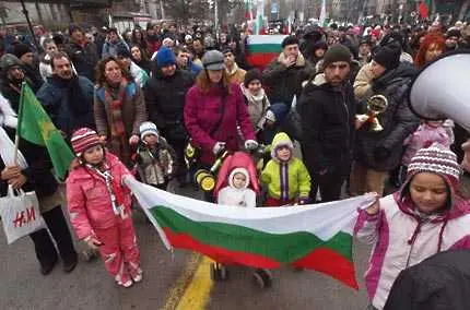 Нови протестни шествия ще се проведат днес в страната