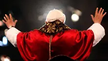 Ватиканът: Папата не си тръгва заради гей скандал