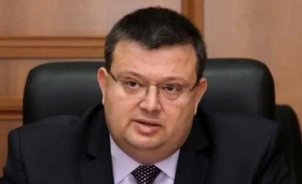 Сотир Цацаров обмисля наказание за градския прокурор на София
