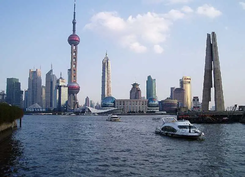 Броят на изплувалите в Шанхай прасета достигна 13 000
