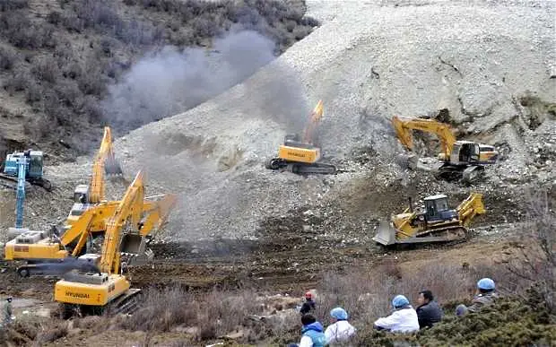 Свличане затрупа 83 миньори в тибетска златна мина