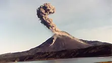 Вулкан на Камчатка изригна пепел на 5 км височина