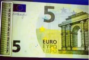 Новата 5-еврова банкнота с надпис и на кирилица