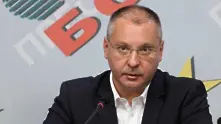 Сергей Станишев запазва лидерското място в БСП      
