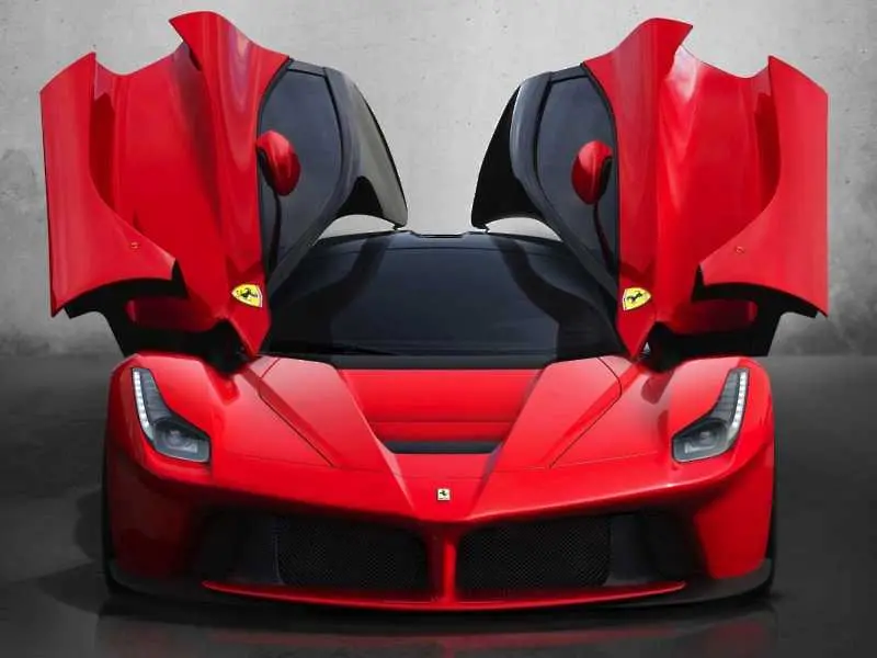 Новото Ferrari струва повече от пари