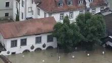 Германският град Дегендорф потъна под вода (снимки)