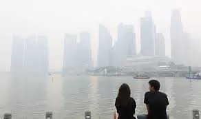 Рекордно гъста мъгла обхвана Сингапур