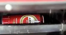 Инсталация в София подарява бира срещу триминутна почивка на улицата (видео)