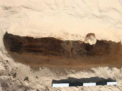 Учени откриха мистериозни пръстени в останките на египтяни