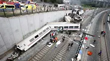 77 са загиналите в страшна железопътна катастрофа в Испания