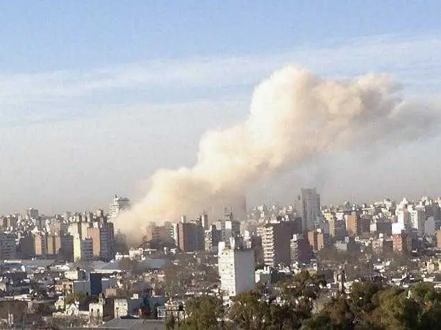 Газова експлозия в аржентински жилищен блок, има загинали