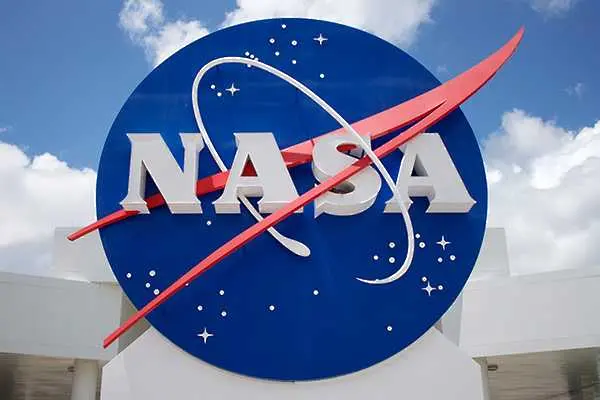 NASA продава три мобилни платформи за изстрелване на ракети