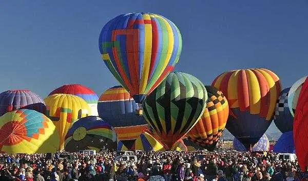 Фотогалерия: Балони в небето над Ню Мексико