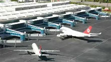 Два самолета се сблъскаха на летище Ататюрк