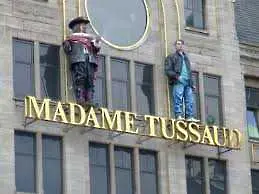 Собственикът на музея на Мадам Тюсо излиза на борсата