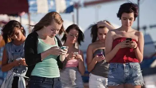 Facebook вече не е най-важната социална мрежа за тинейджърите