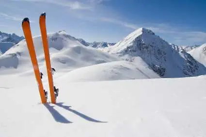 Откриват ски сезона в Боровец и Банско