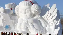 Огромен фестивал на ледените фигури започна в Китай