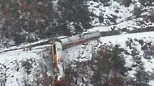 Влак катастрофира в Алпите, има загинали и ранени