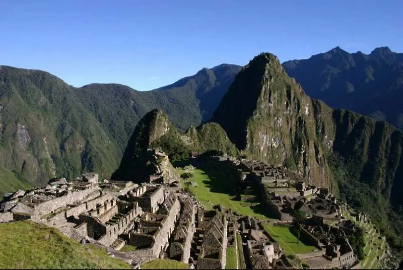 Арестуваха туристи заради голи снимки в древния град на инките