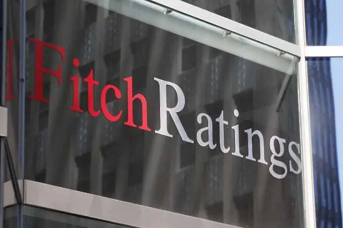 Fitch понижи рейтинга на 15 руски банки и на 9 компании