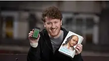 Британец отмъсти на безскрупулен търговец с 29 000 sms-а от Шекспир