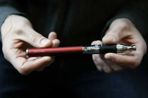 САЩ планират регулиране на електронните цигари