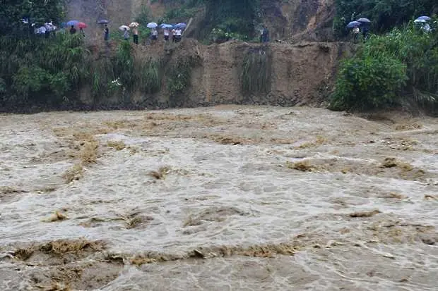 Придошли реки наводниха села във Видинско