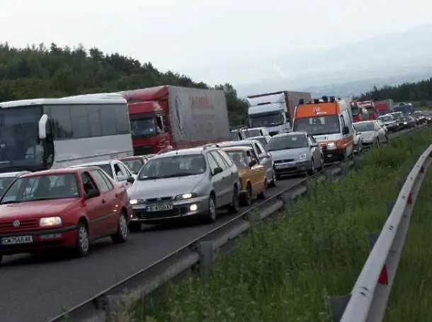Километрично задръстване на автомагистрала „Тракия”