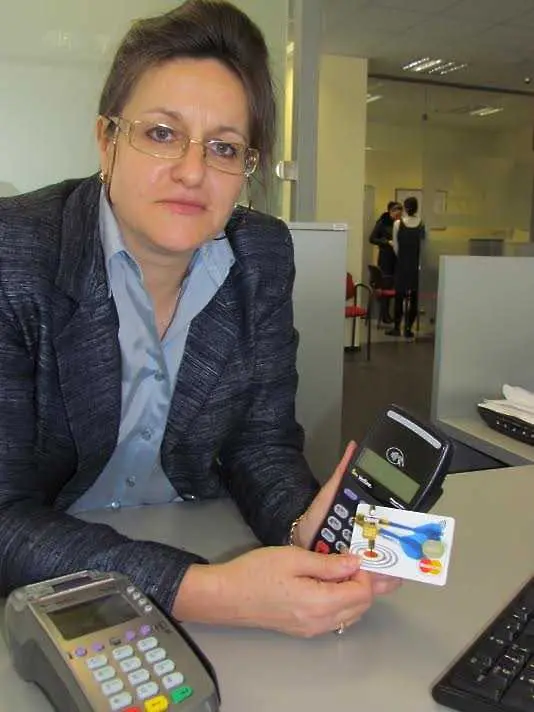СИБАНК пуска безконтактни дебитни карти за бизнеса
