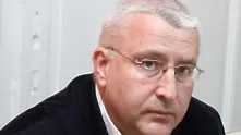 Светослав Малинов измести Кунева