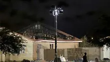 Изтребител падна върху къща в Калифорния (видео)