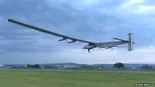 Самолет на слънчева енергия летя в Швейцария